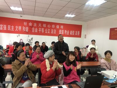 武昌府社區(qū)炫年華藝術(shù)團(tuán) 銀發(fā)舞動(dòng)新生活 文化鄰里暖夕陽(yáng)